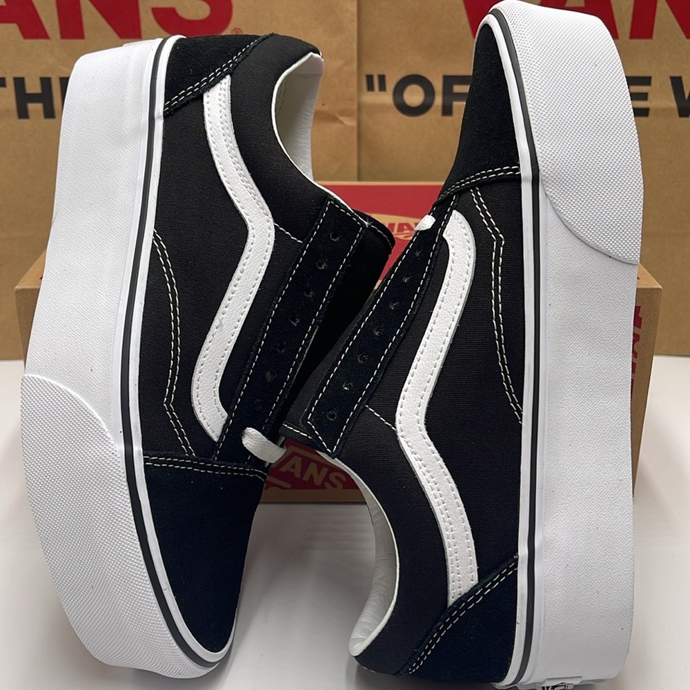 Vans Men’s Old Skool Stackform
Suede/Canvas Black/True Wht
VN0A7Q5M6BT Platforms - Picture 9 of 16